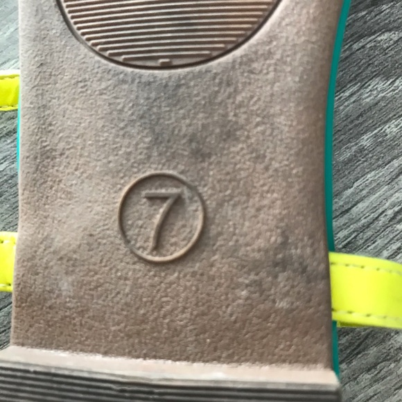 Mossimo Sandals - Picture 3 of 6